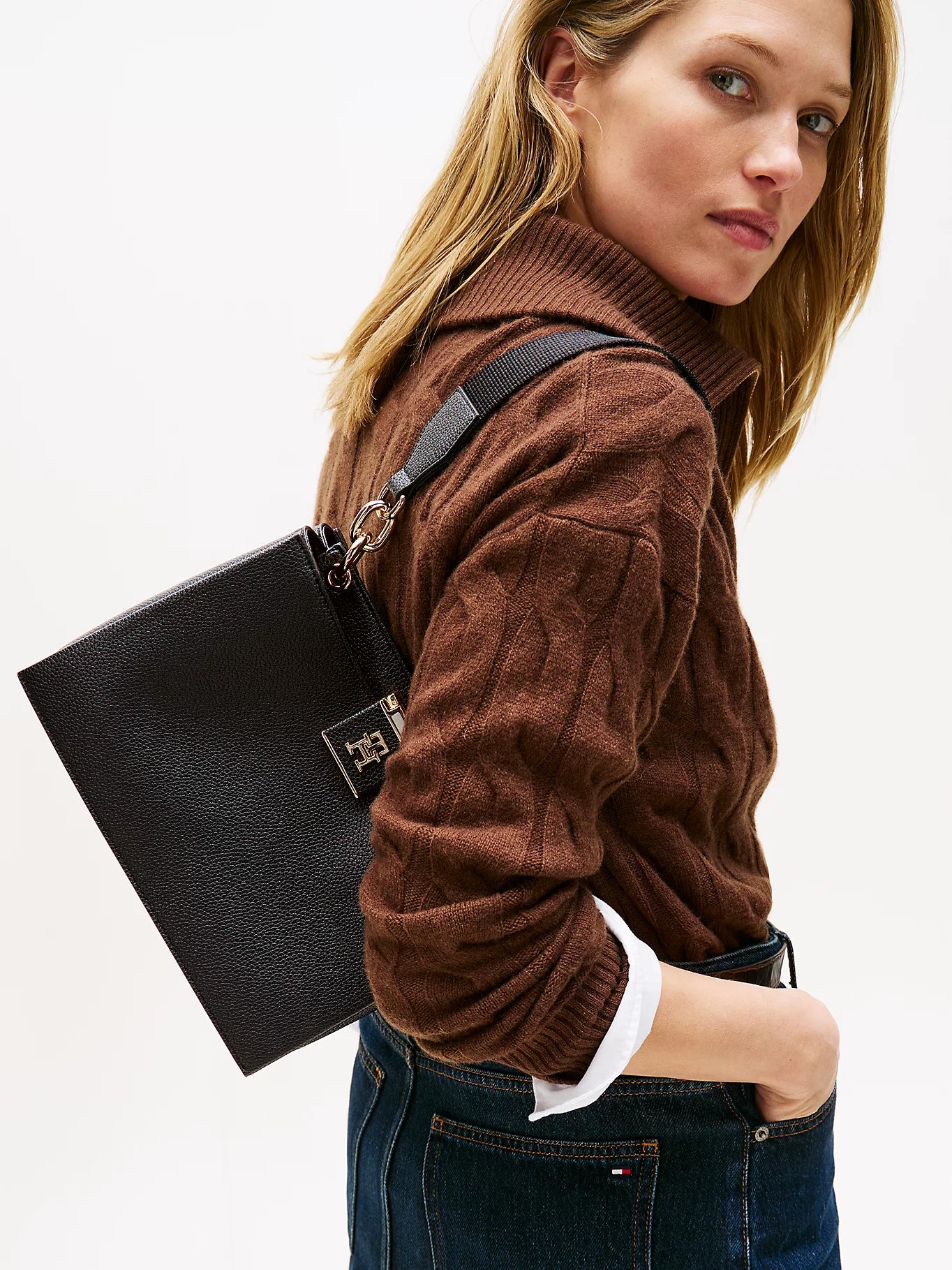 Borsa Media Satchel con finitura zigrinata e tracolla