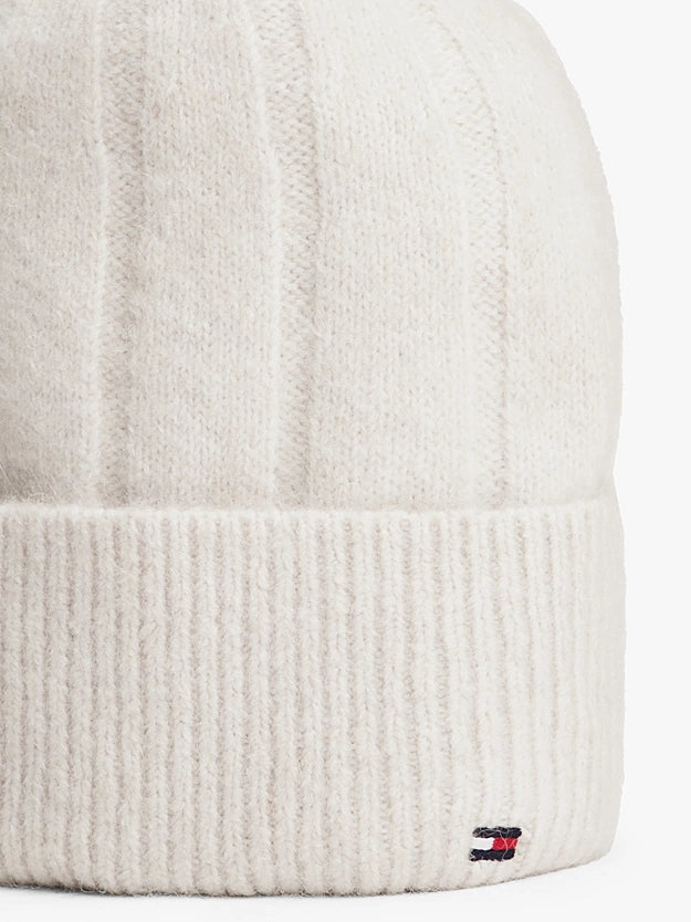 Cappellino in maglia con logo. Bianco, cammello o nero
