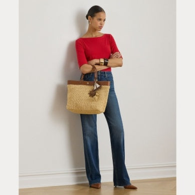 T-shirt rossa con maniche a gomito e scollo a barchetta