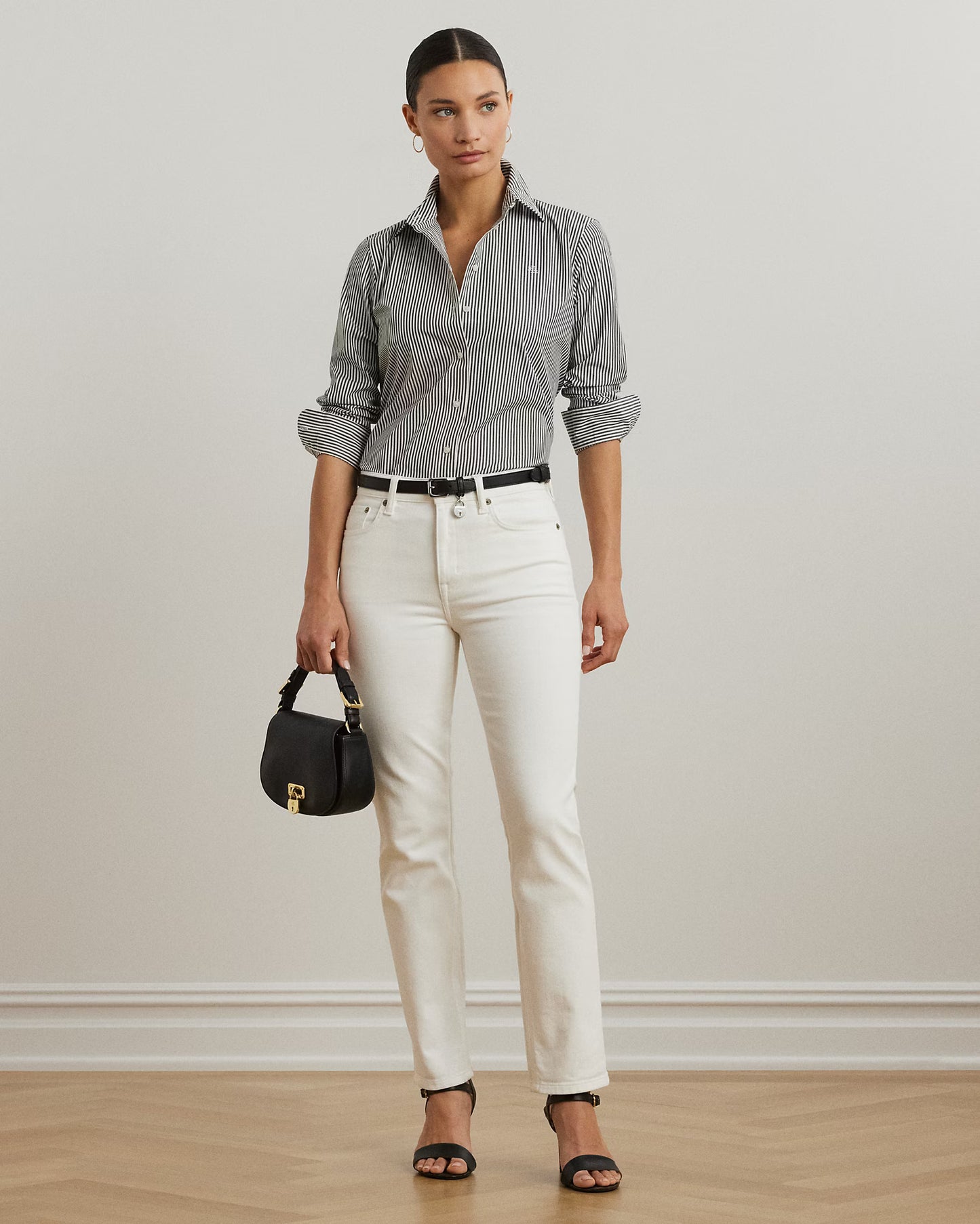 Camicia rigata bianca e nera in cotone anti-grinze