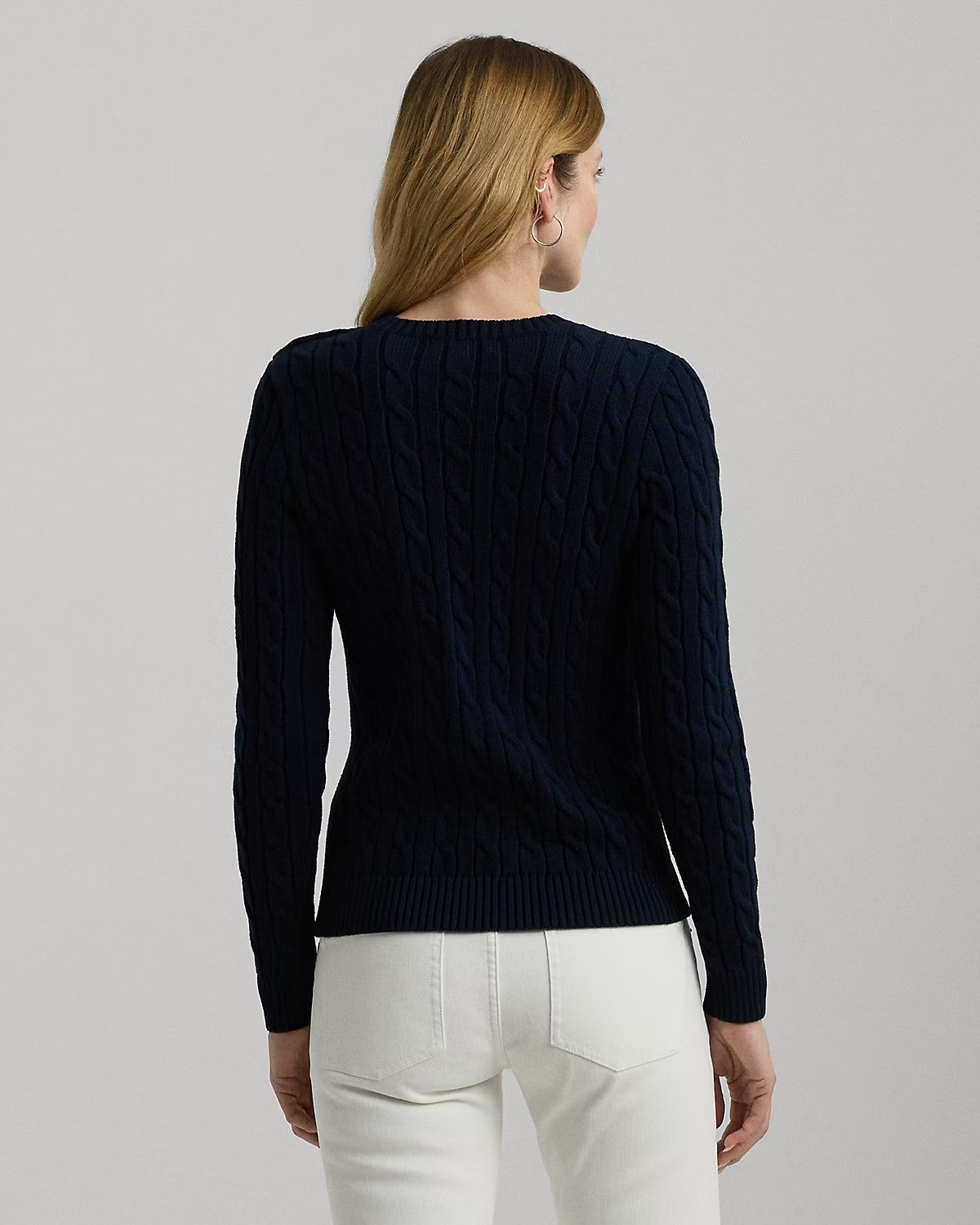 Maglia blu in cotone a trecce con stemma