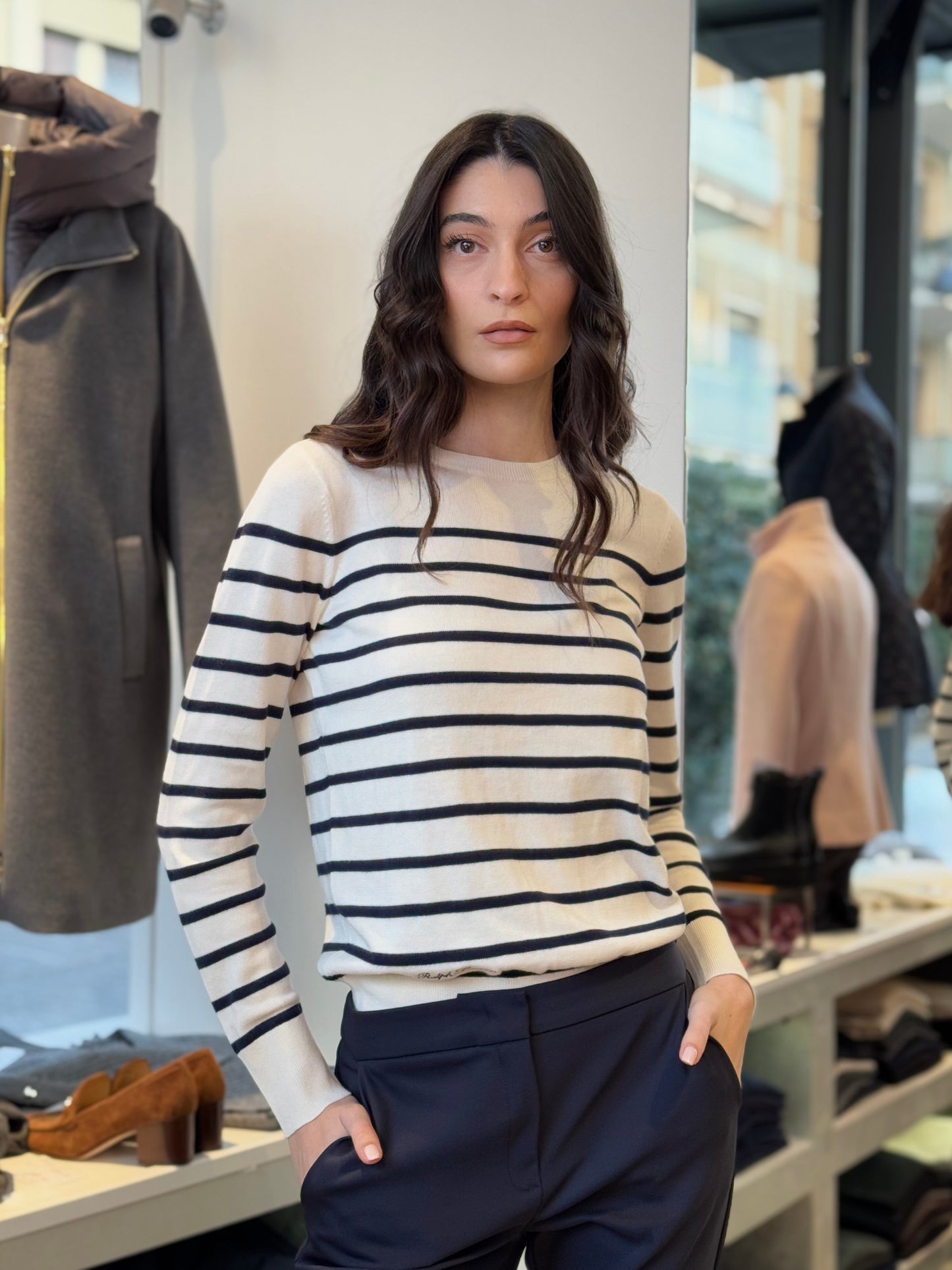 Maglia a righe panna e blu in misto cotone