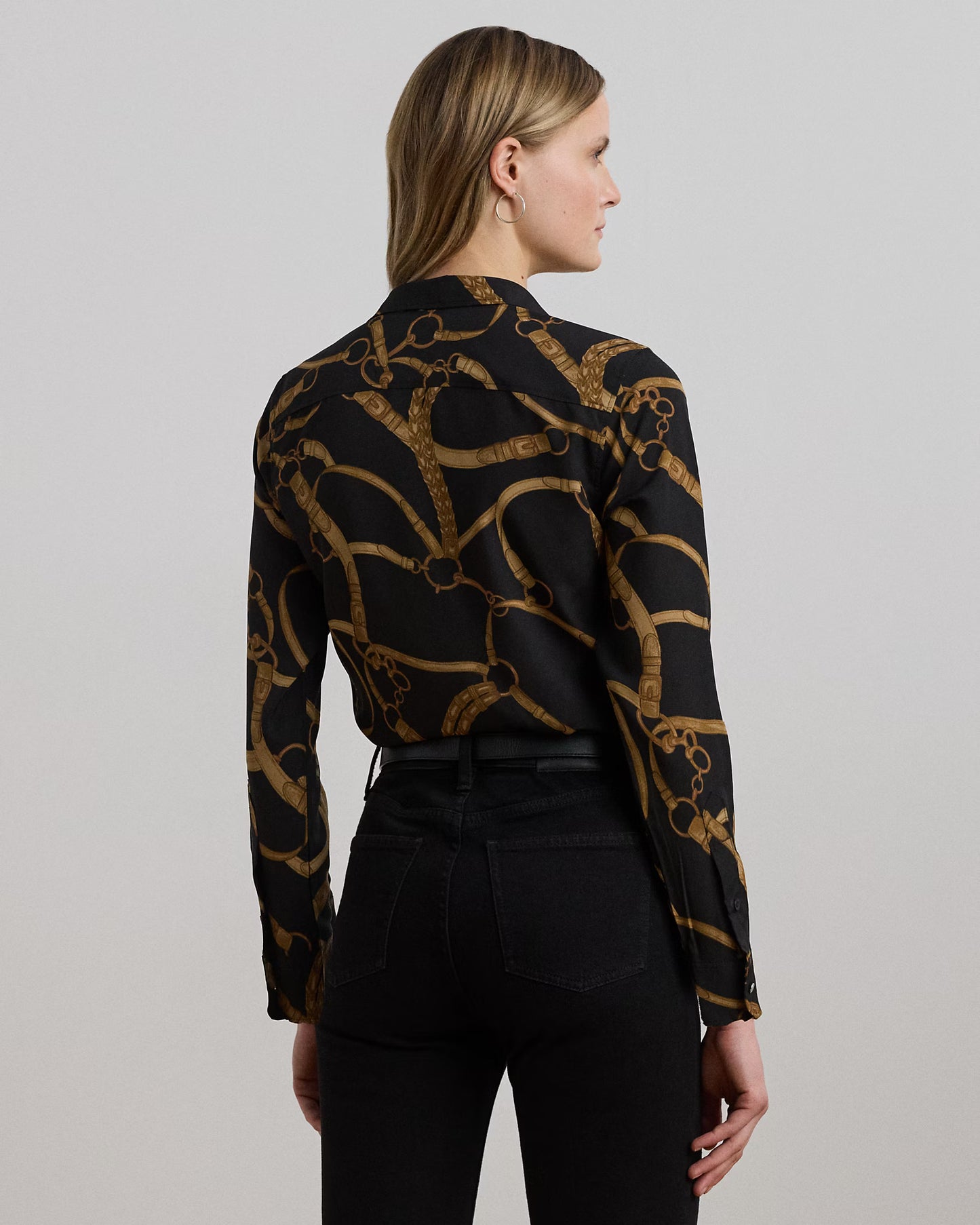 Camicia in crepe in stampa catene fondo nero