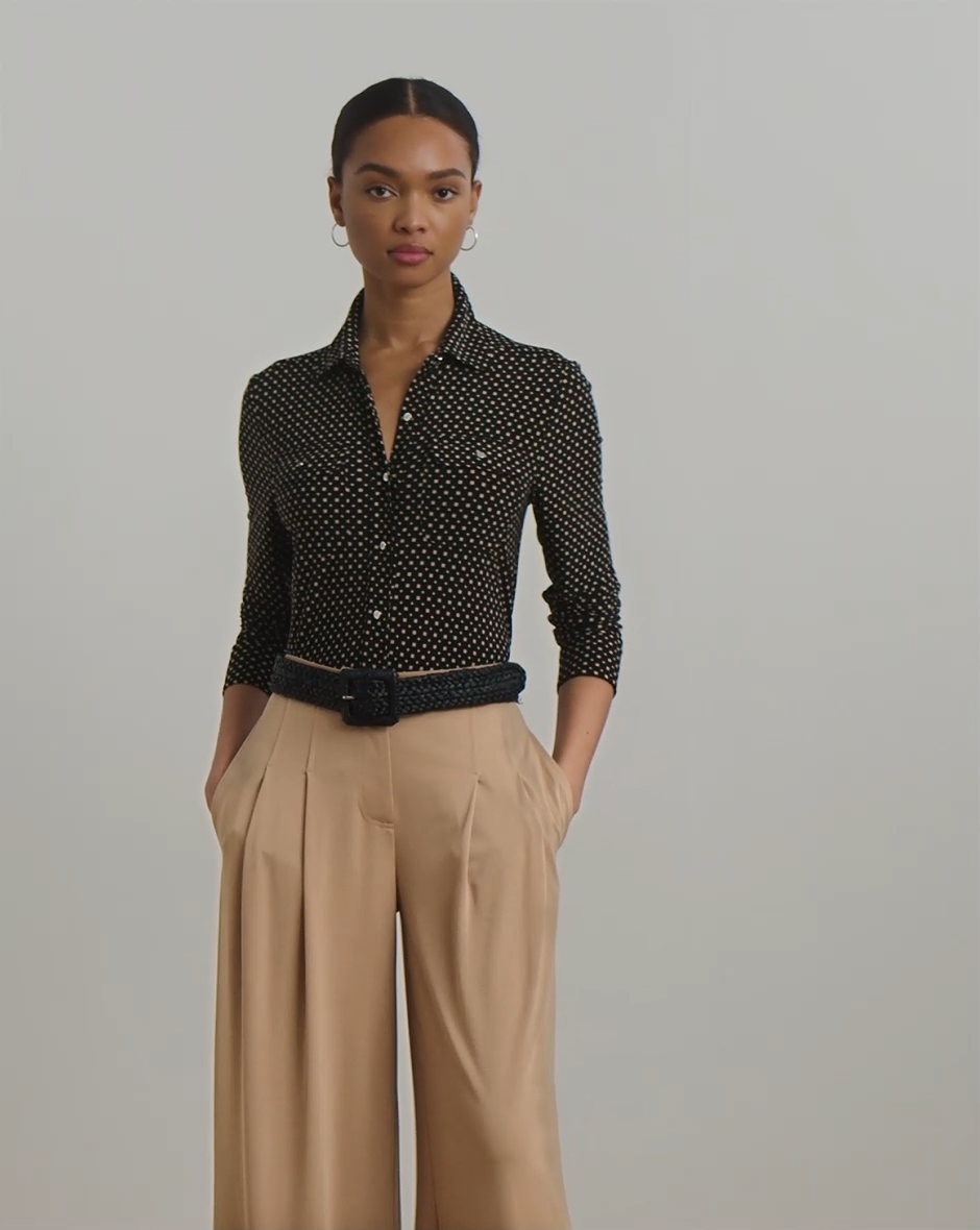 Camicia in jersey con stampa geometrica nera e cammello