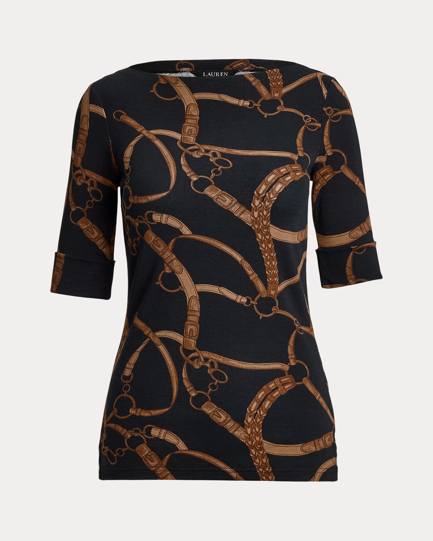 T-shirt con scollo a barchetta con stampa catene e fondo nero.