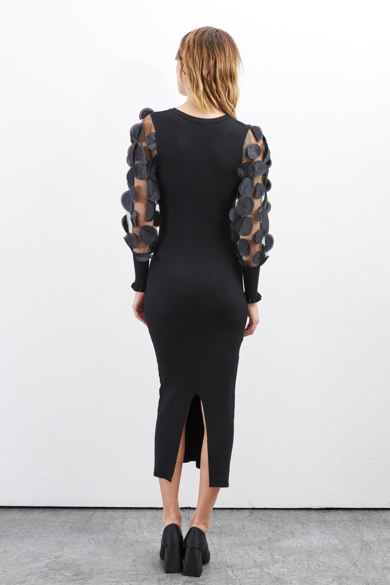 Abito in maglia midi con maniche in tulle