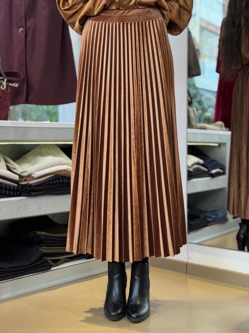 Pleated Velvet Skirt: A Touch of Glamour