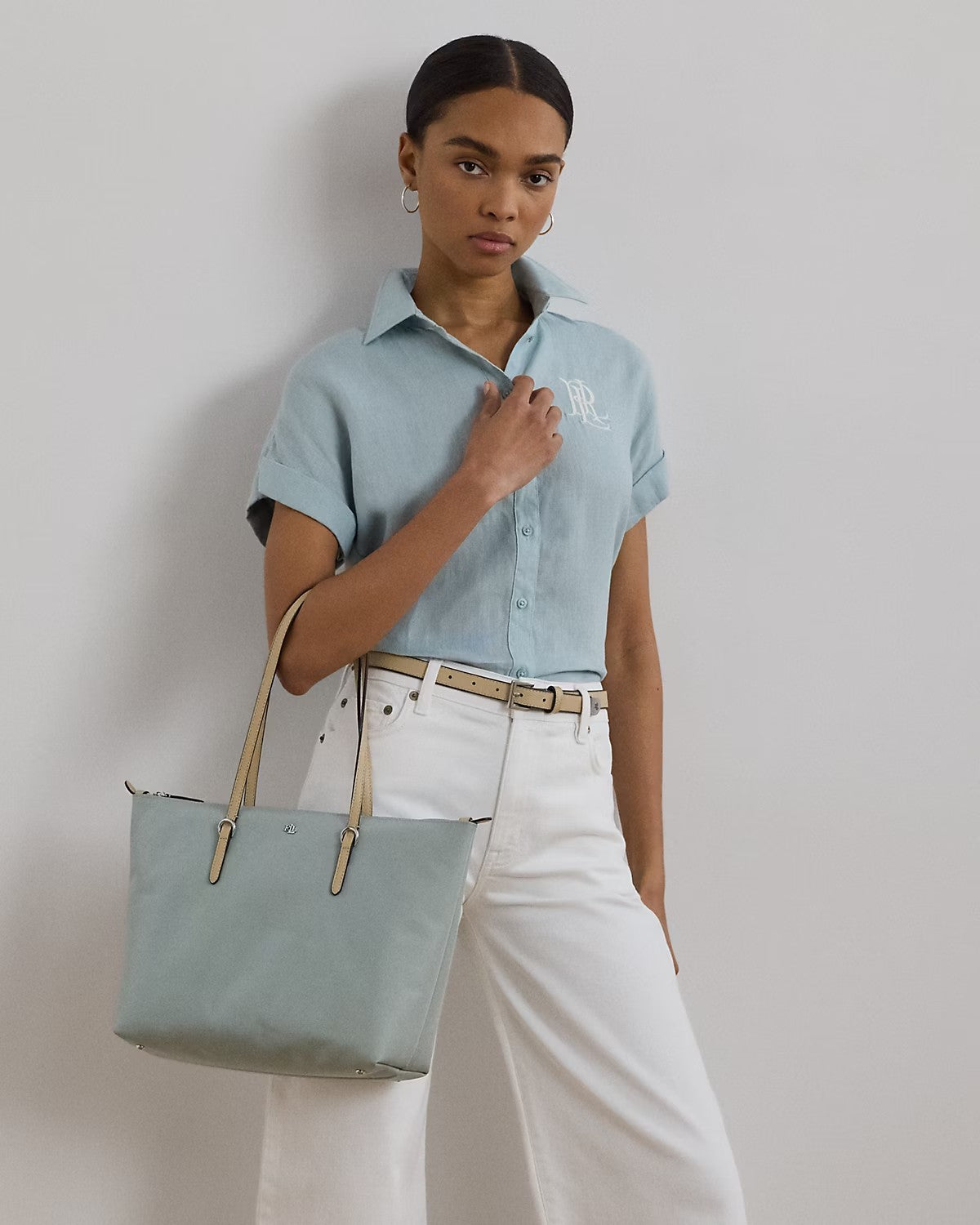 Borsa tote Keaton color acqua in nylon di medie dimensioni