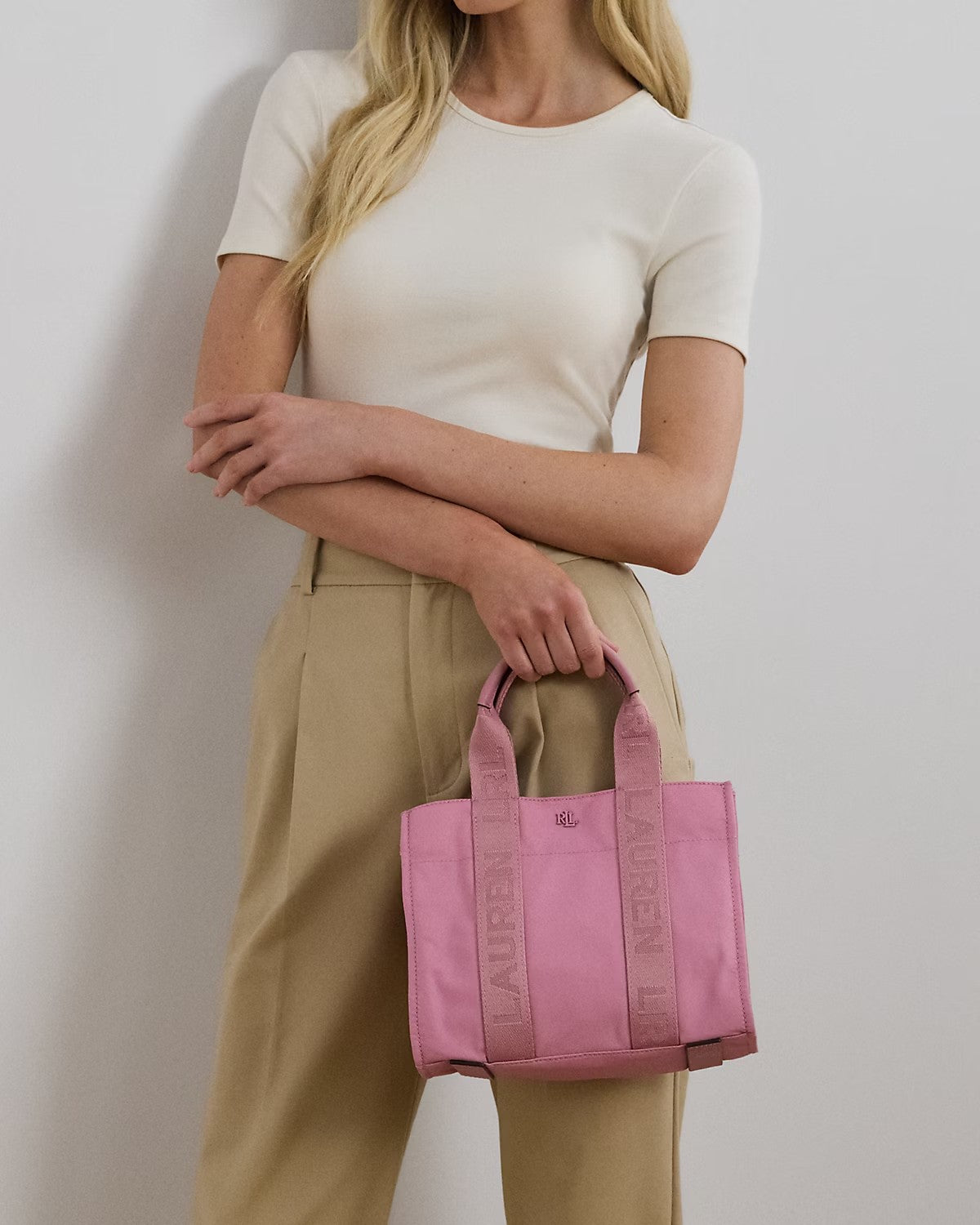 Borsa Tote Stevie piccola in nylon rosa