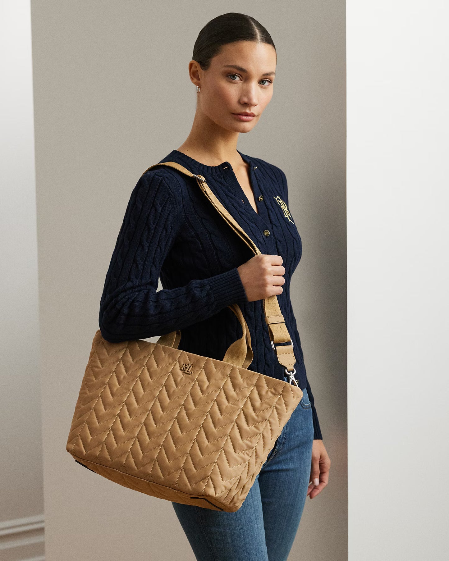 Borsa Tote Stevie XL Nera o Cammello trapuntata con cerniera