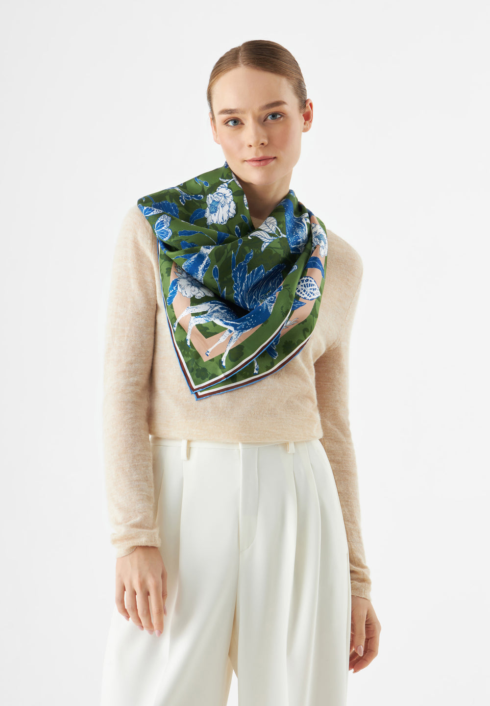Foulard in seta con motivo floreale