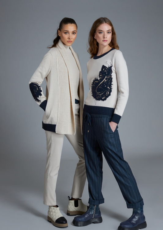 Cardigan in maglia a coste con ricami a contrasto
