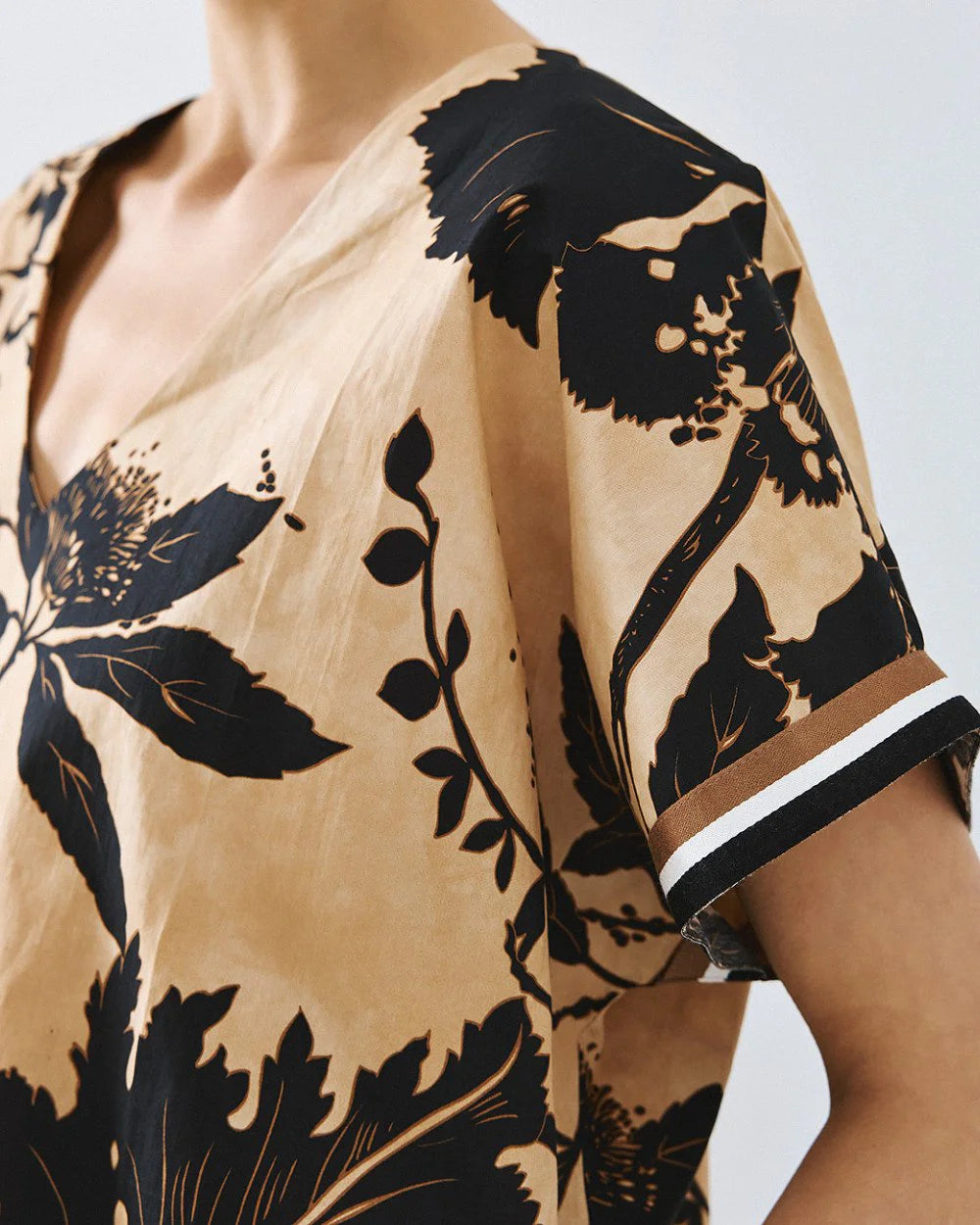 Blusa in Cotone con Scollo a V e Dettaglio a Righe