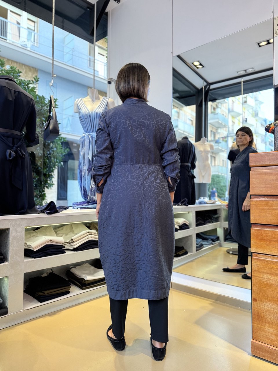 Blusa in cotone operato - Eleganza e Versatilità