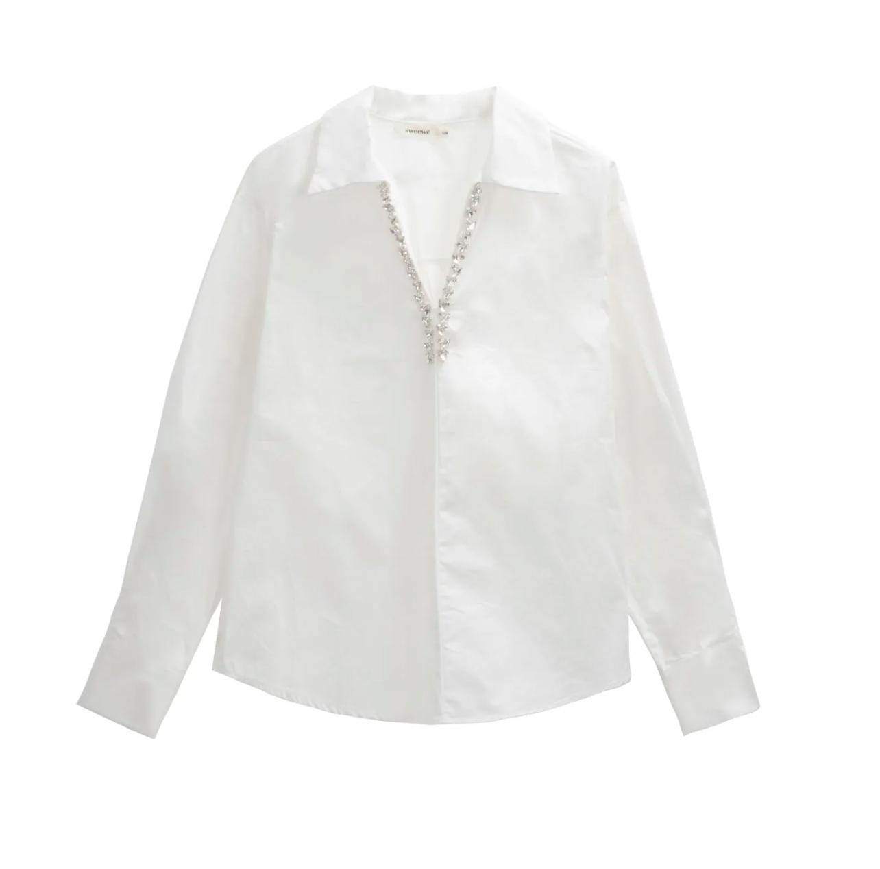 Camicia Bianca Oversize con Dettaglio Gioiello