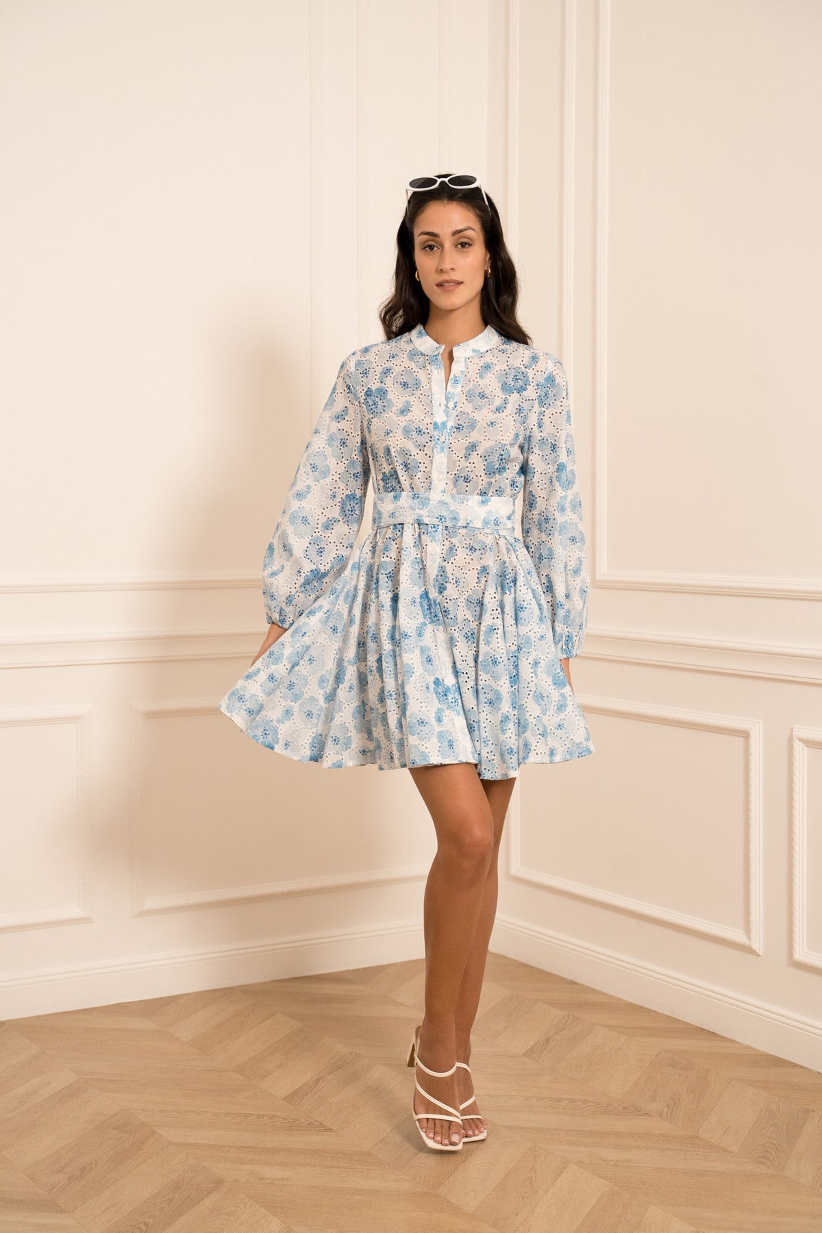 Abito Skater con Ricamo Stampato - Bianco e Celeste