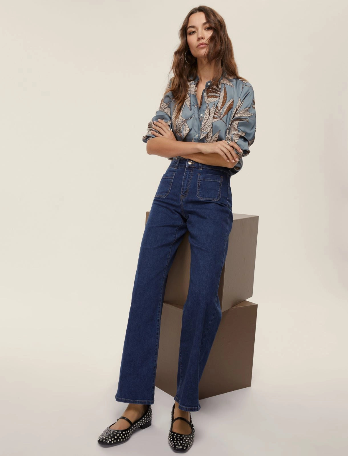 Jeans gamba dritta con tasche applicate - BLU MEDIO