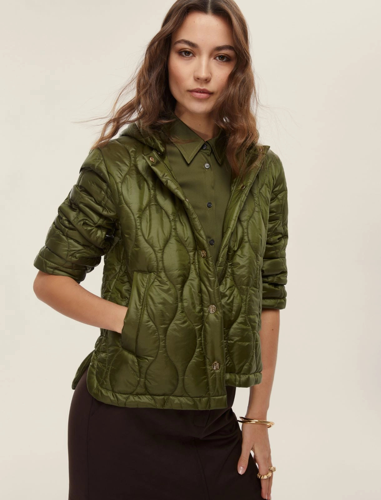 Piumino 100 grammi con cappuccio verde militare o marrone