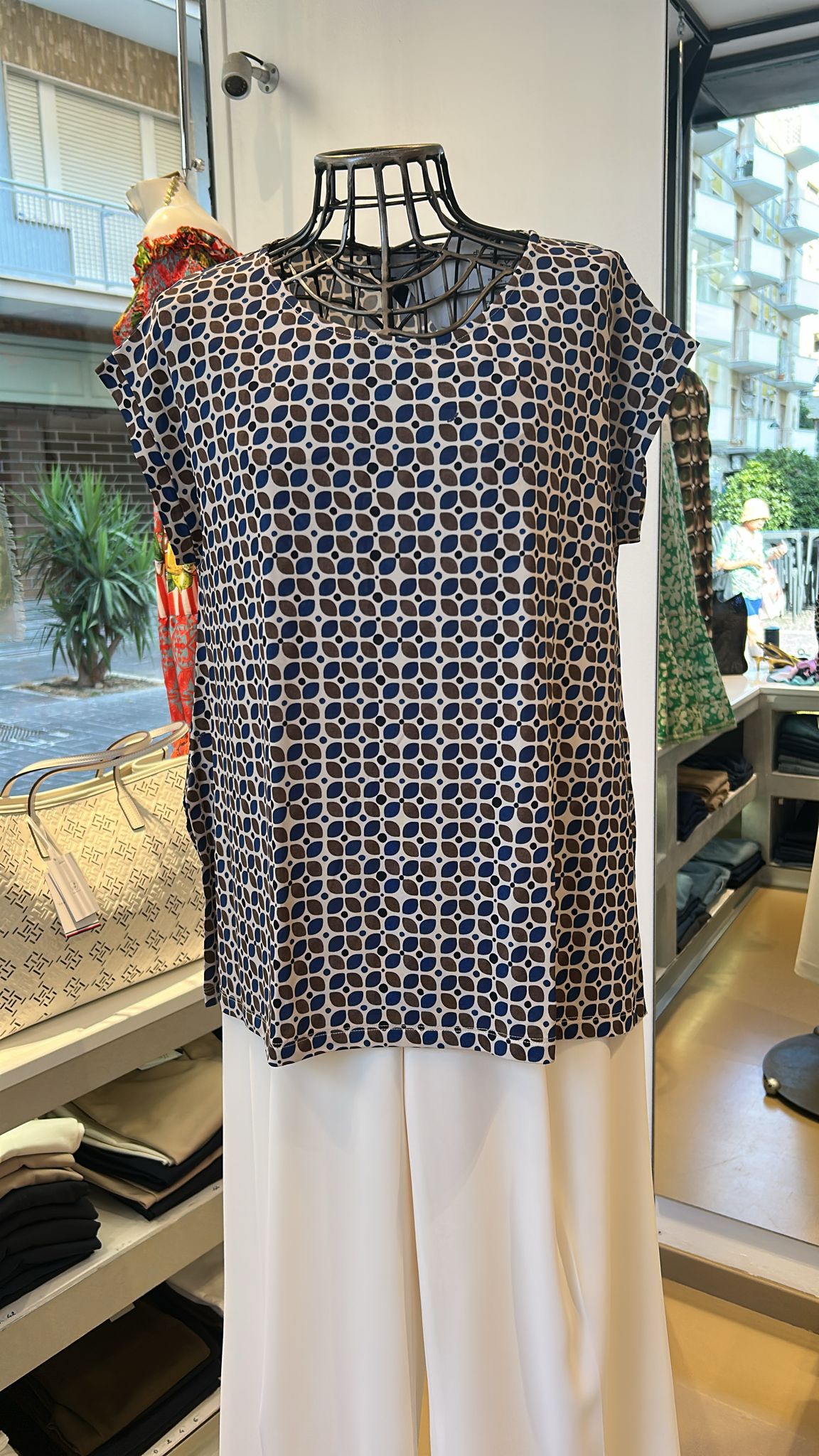 T-Shirt Oversize The Abito - Fantasia Geometrica Panna, Nocciola e Blu Inchiostro