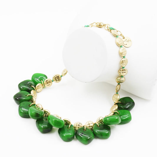 Collana a girocollo con pietre in resina