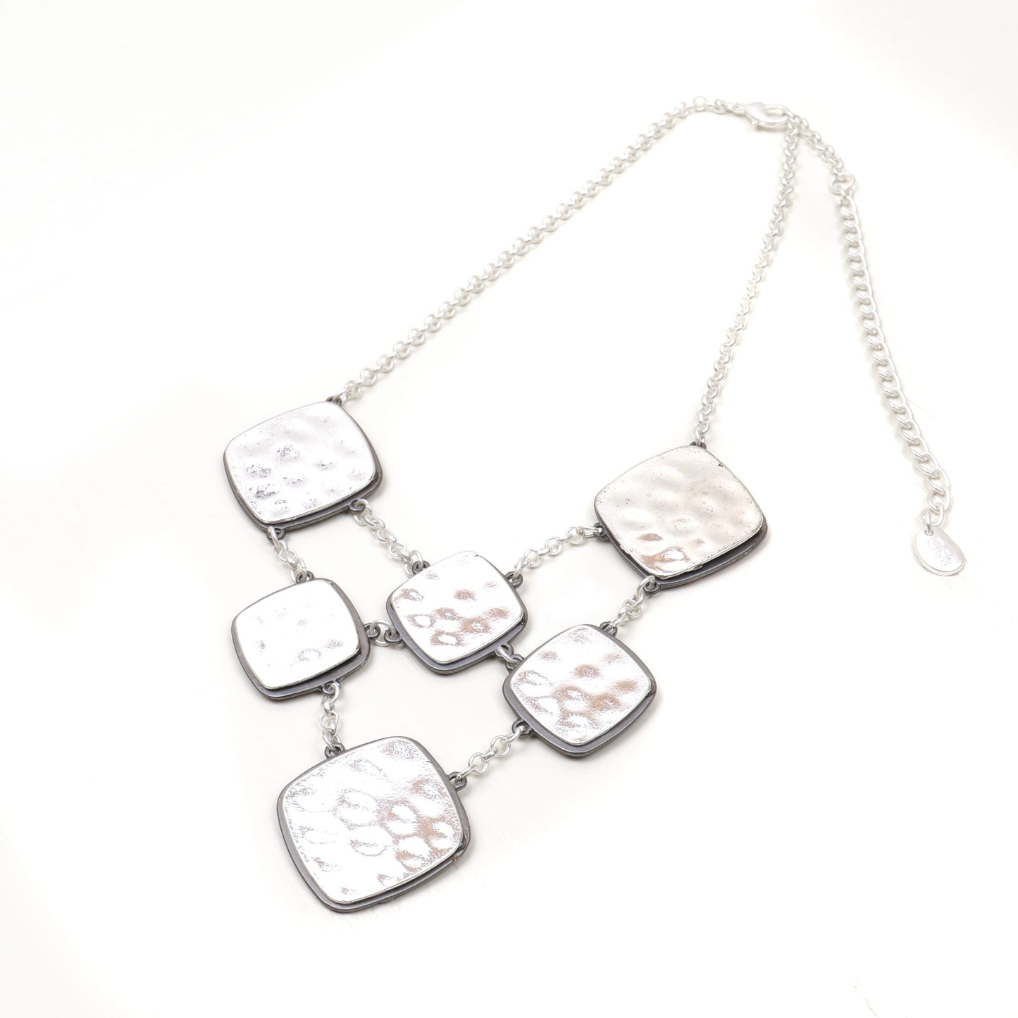Collana in metallo con quadrati placcati