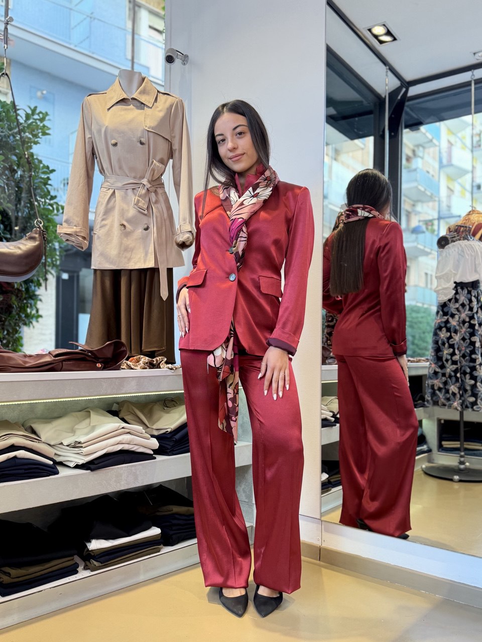 Tailleur pantalone in raso bordeaux - 3 pezzi