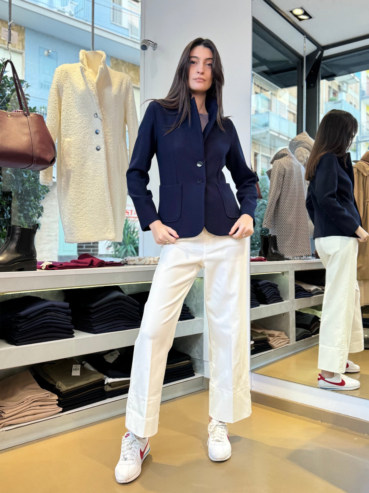Giacca blu a due bottoni