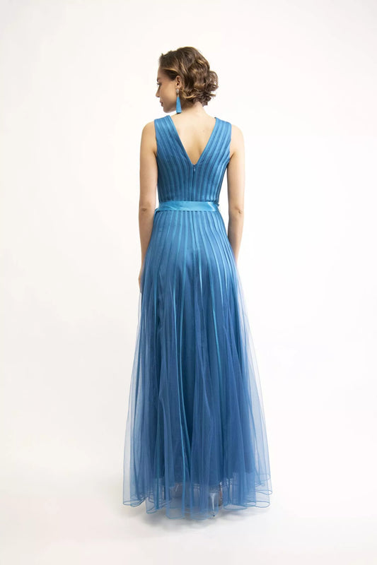 Abito lungo turchese in tulle e raso