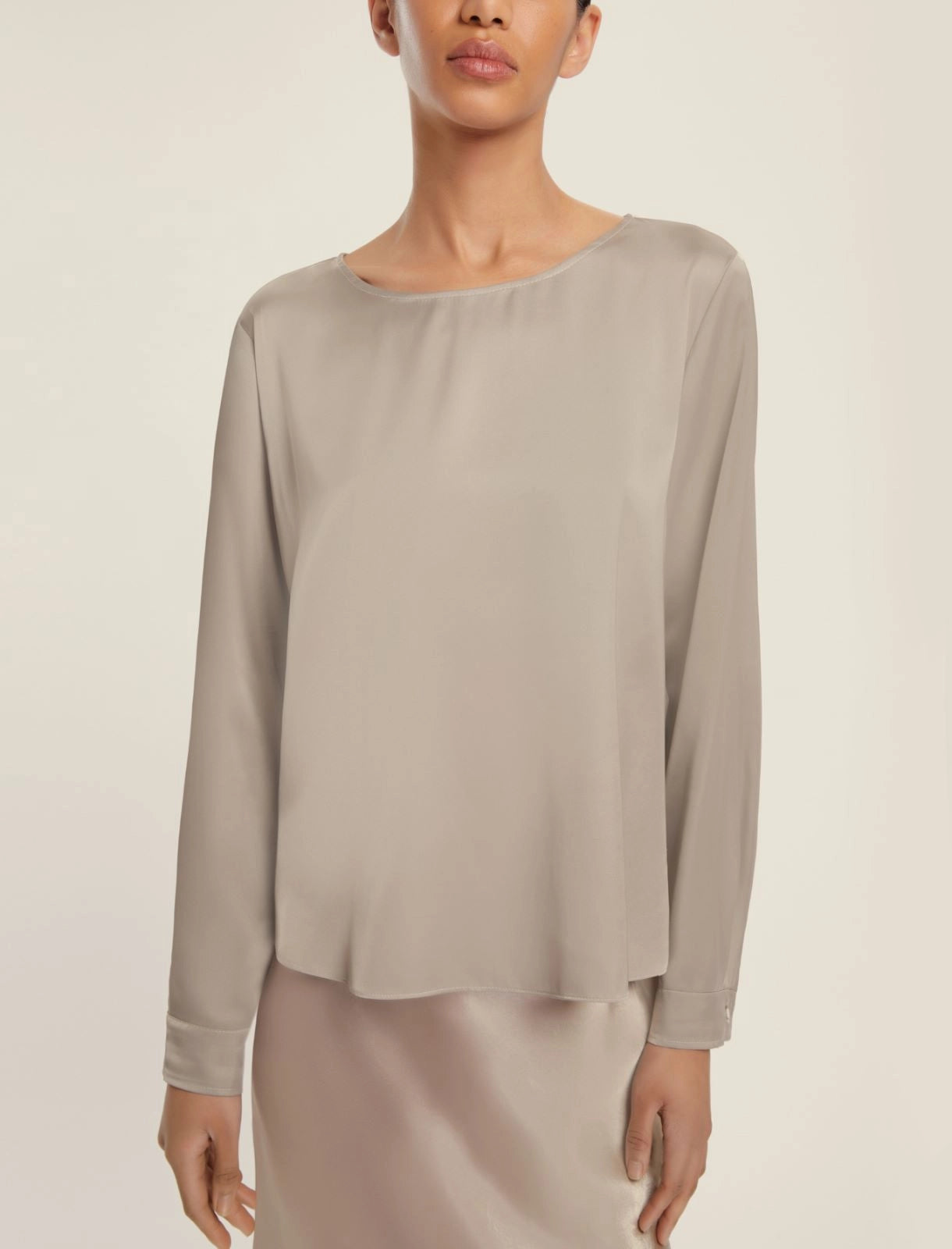 Blusa in raso stretch - Beige, Bianco o Ciclamino