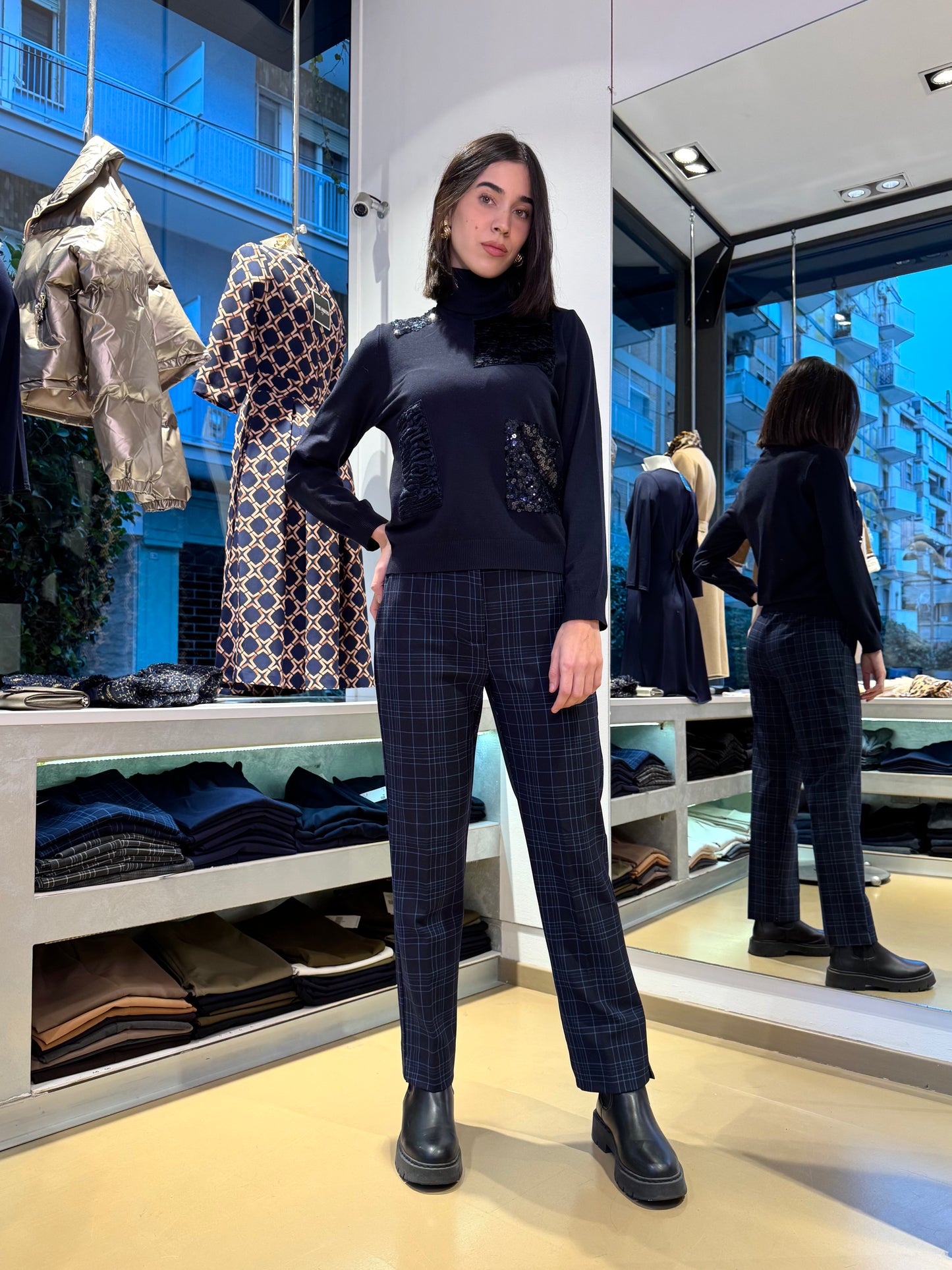 Maglia a collo alto con applicazioni