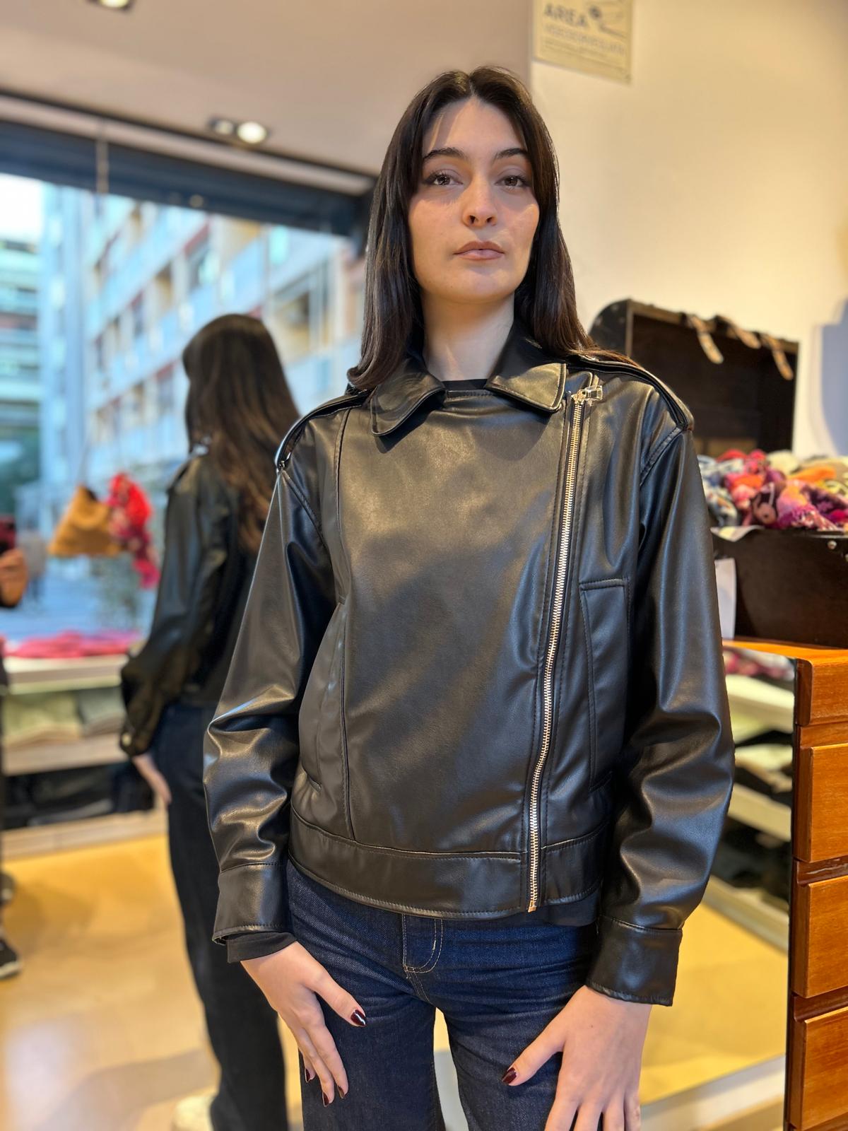 Giacca Biker Oversize in Pelle Vegana - Nera o Bordeaux