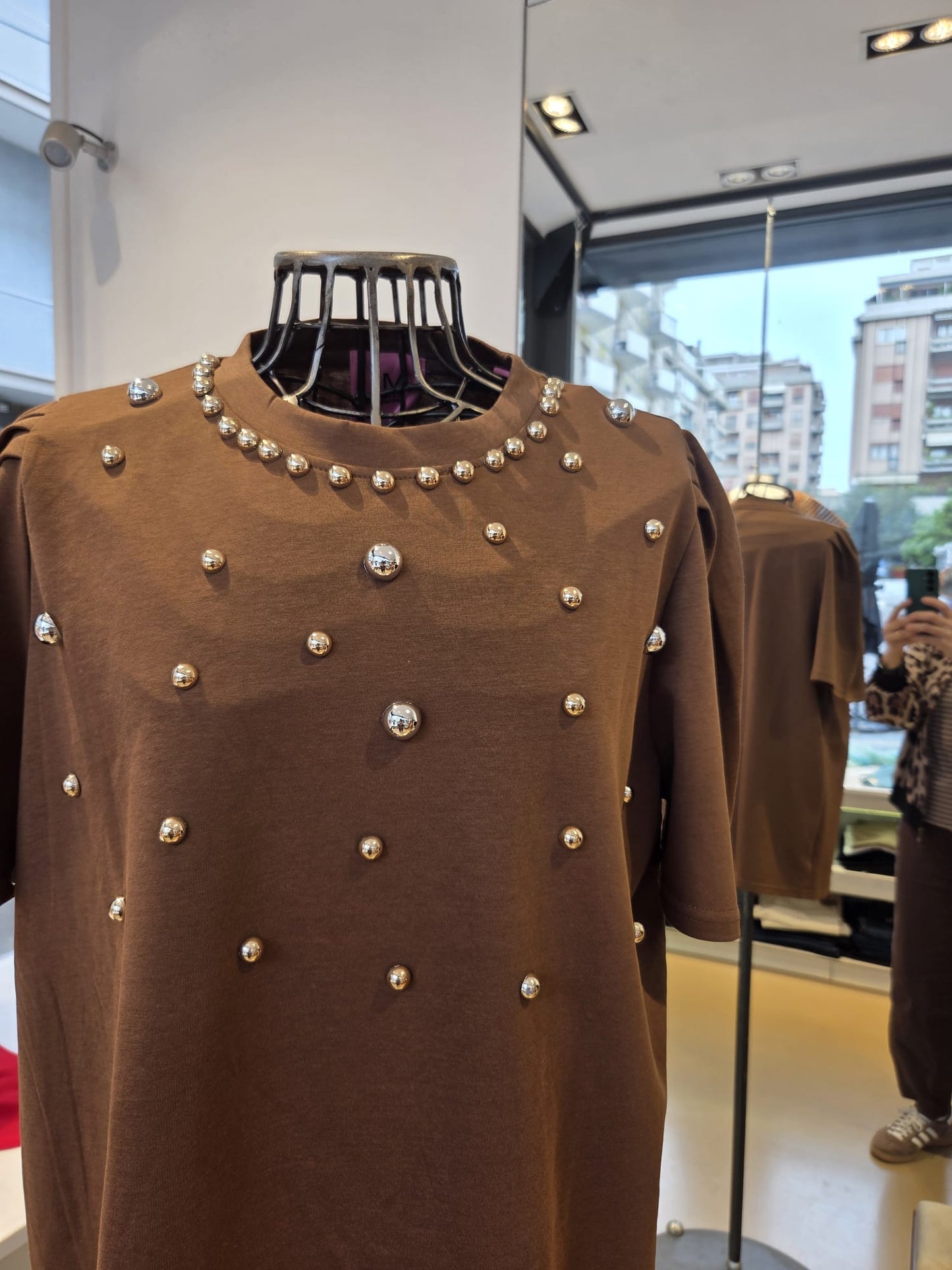 T-Shirt con Borchiette - Beige, Marrone, Nera