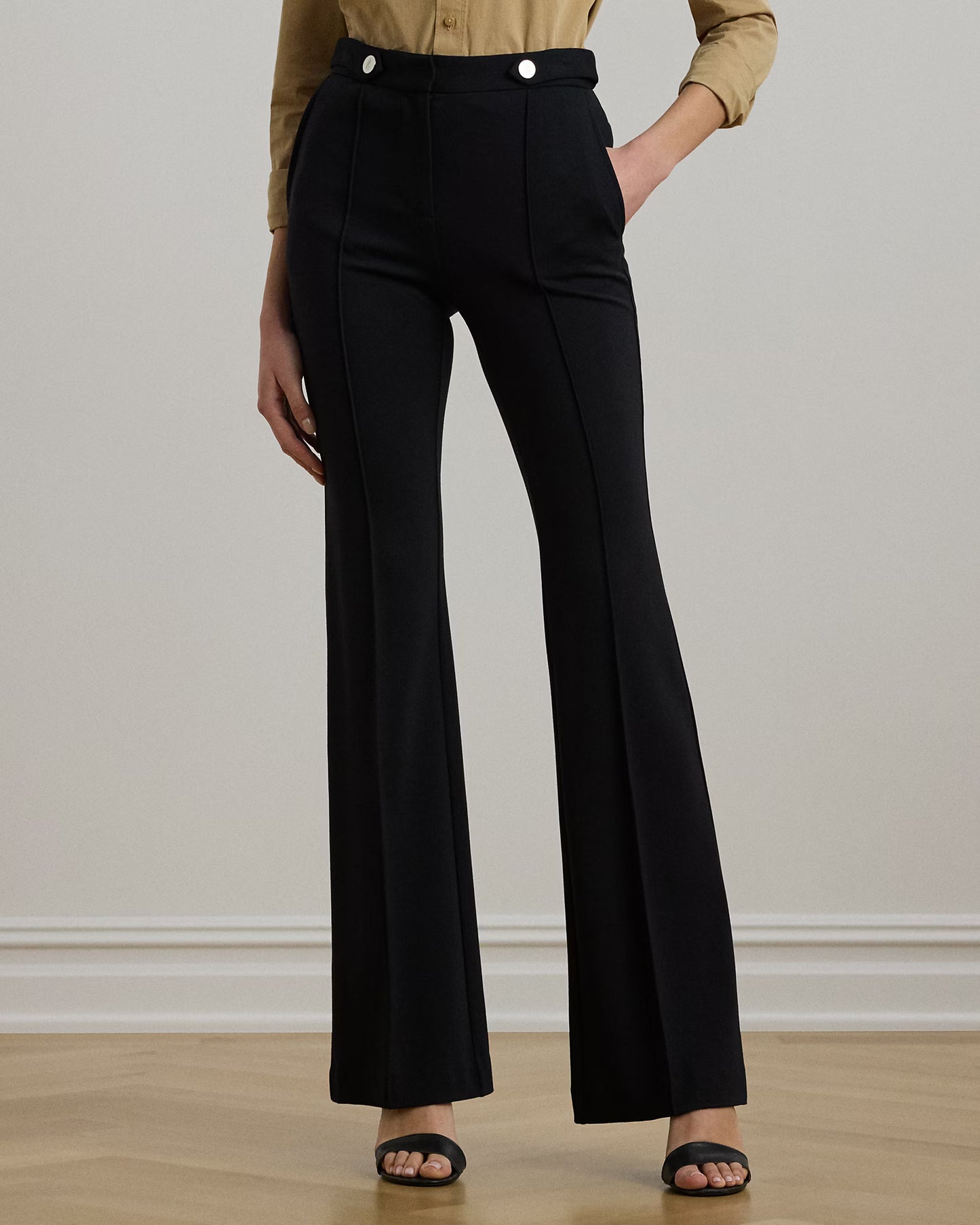 Pantaloni in doppio jersey con leggera zampa