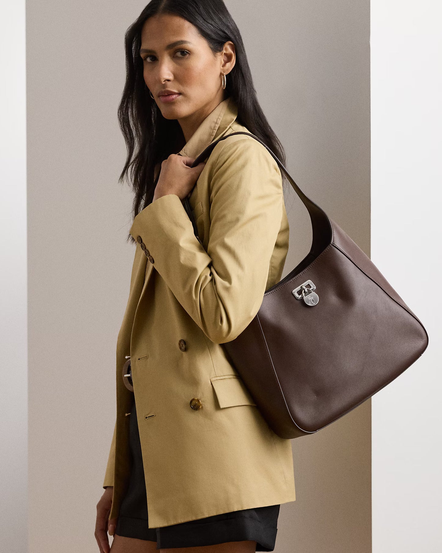 Borsa grande marrone a spalla