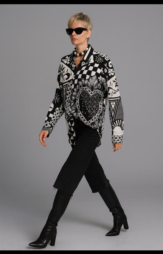 🎉 Stile Audace e Comfort Moderno: Camicia Fantasia Black & White