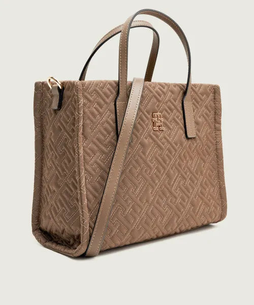 Borsetta in Nylon Trapuntato e Tracolla Staccabile. Cammello o Nera