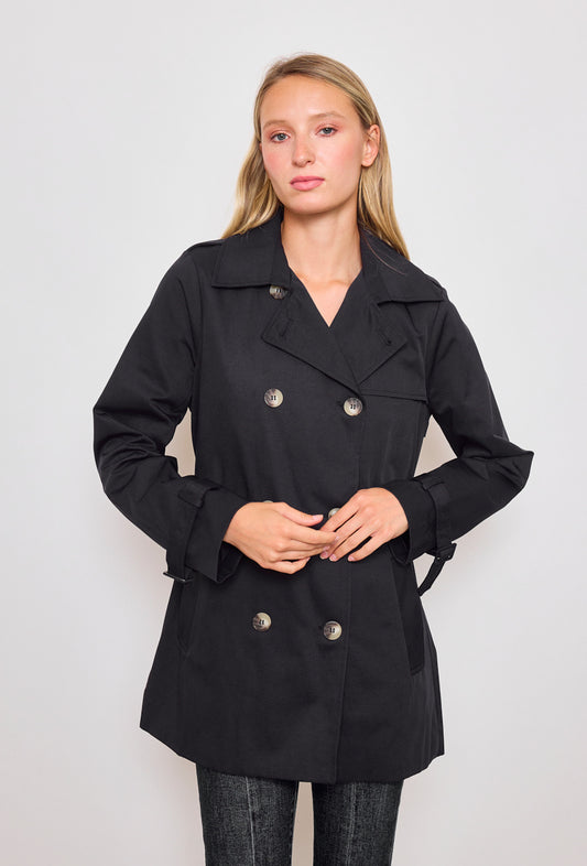 Trench corto con cintura beige o blu