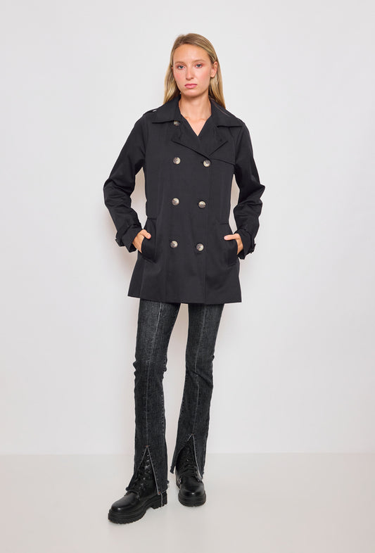 Trench corto con cintura beige o blu