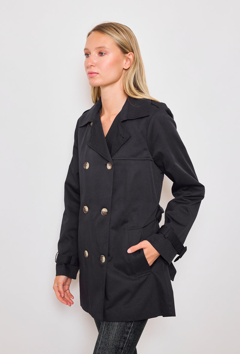 Trench corto con cintura beige o blu