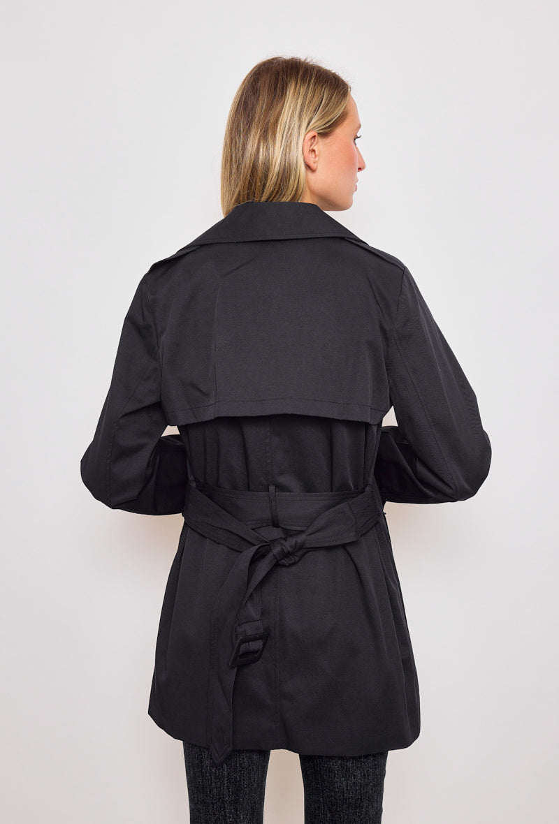 Trench corto con cintura beige o blu