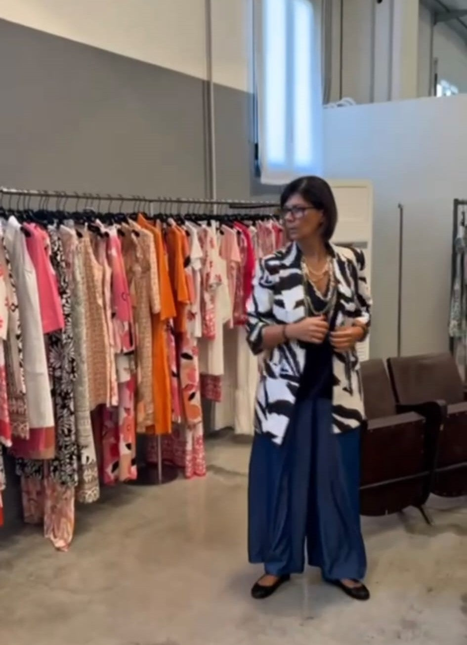 Blazer Strutturato "Zebra Art" – Silhouette con Spalline e Revers a Lancia