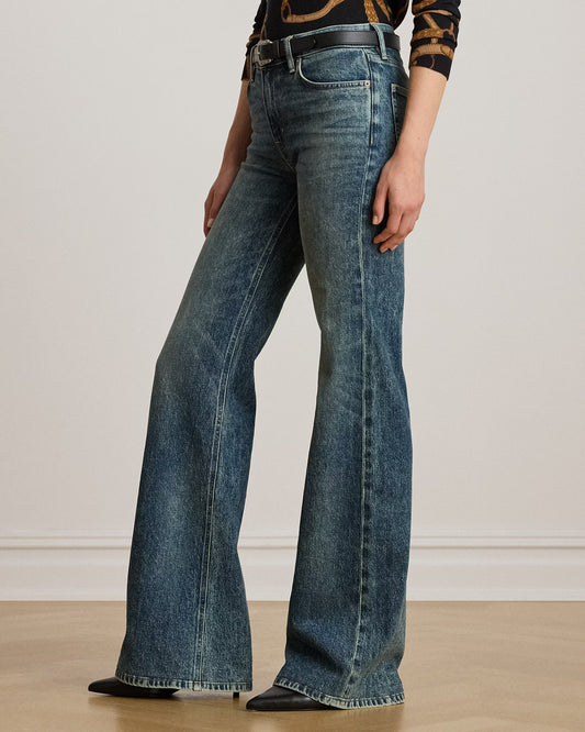Jeans a vita media leggermente svasati in fondo