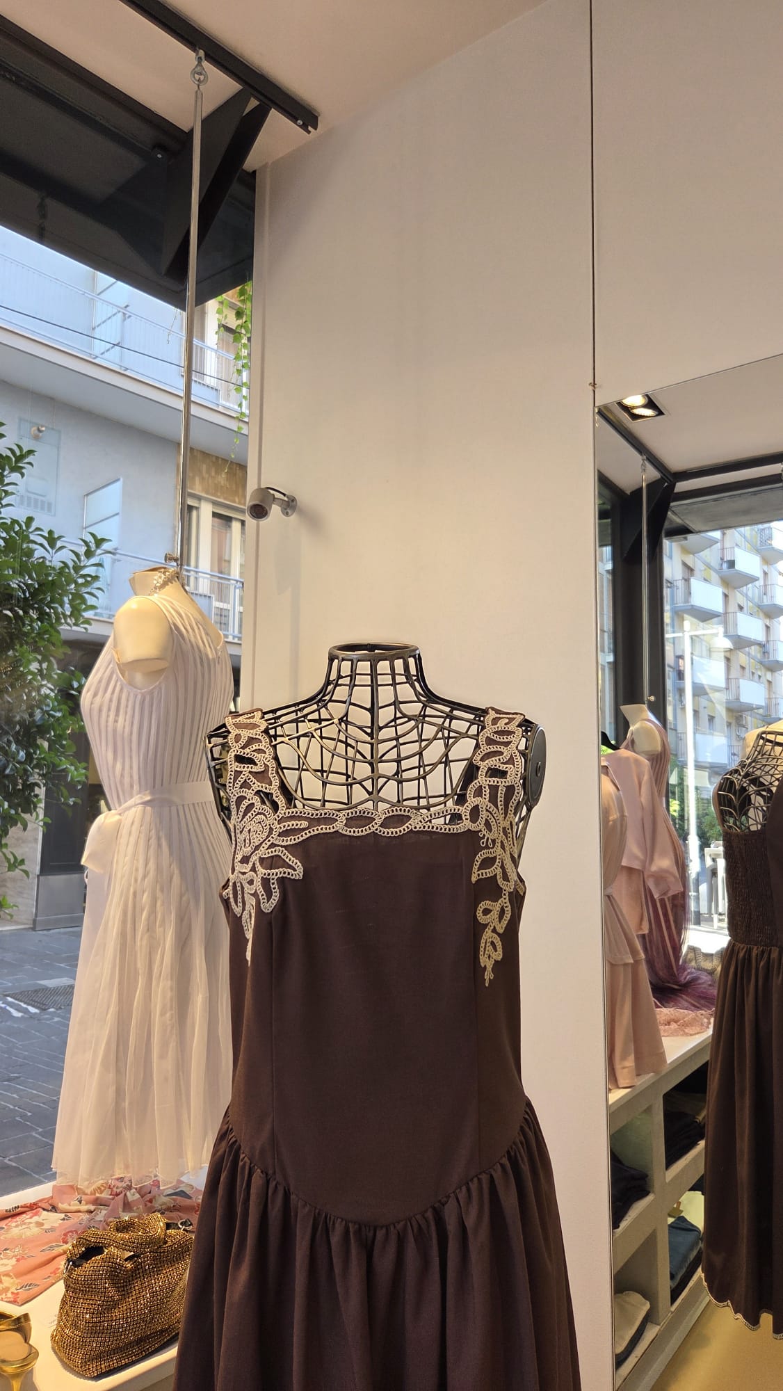 Abito Midi in Viscosa e Lino con Ricami Macramè