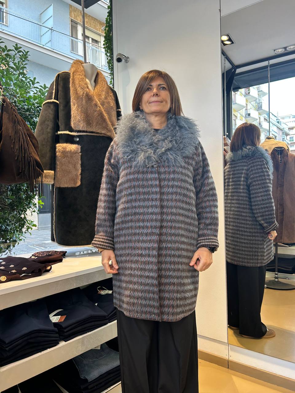 Cappottino in Tessuto Double con Collo in Mongolia Staccabile - Celeste Polvere,  Bordeaux