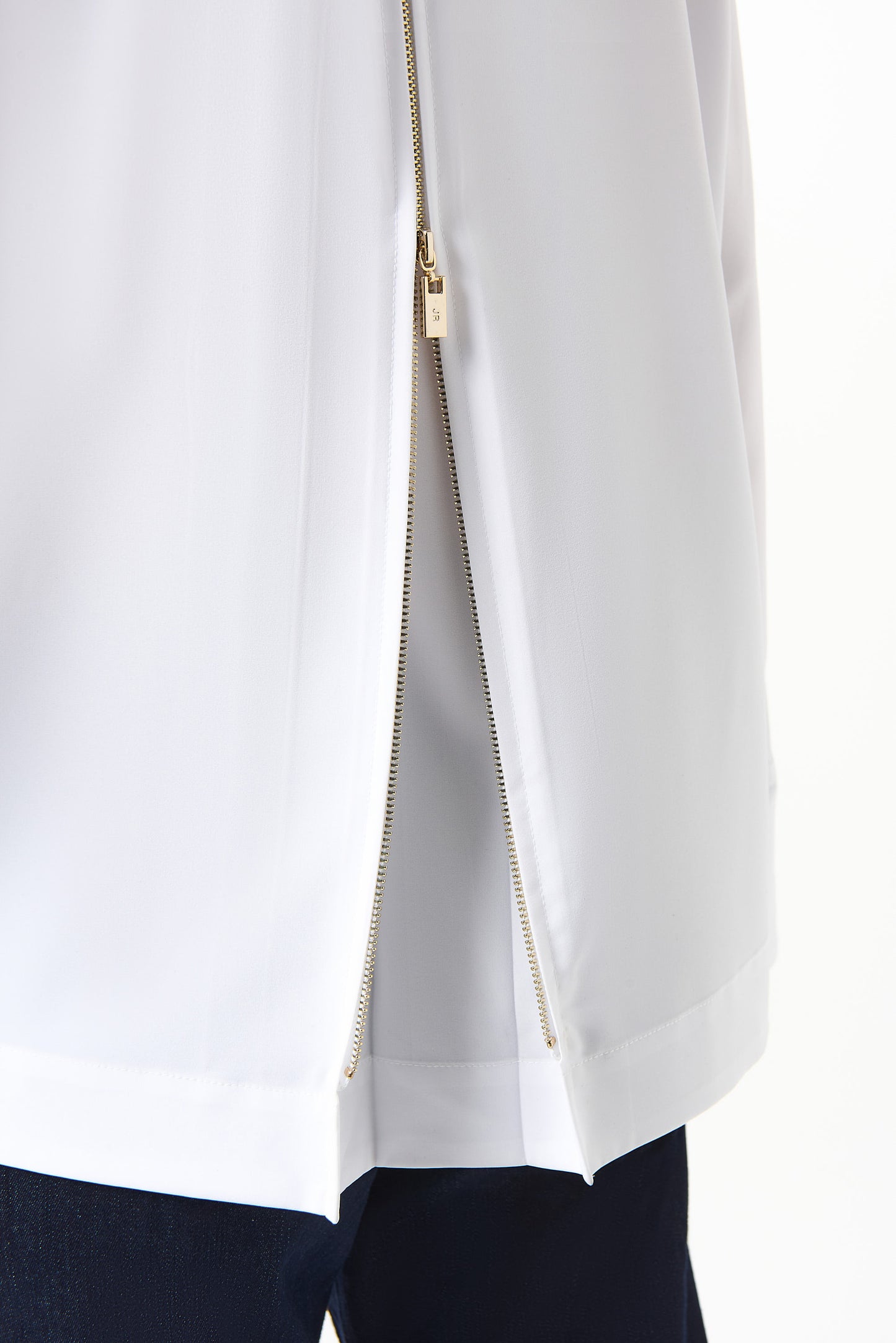Camicia a Blusa Fluida con Zip Posteriore Dorata e Dettagli Light Gold