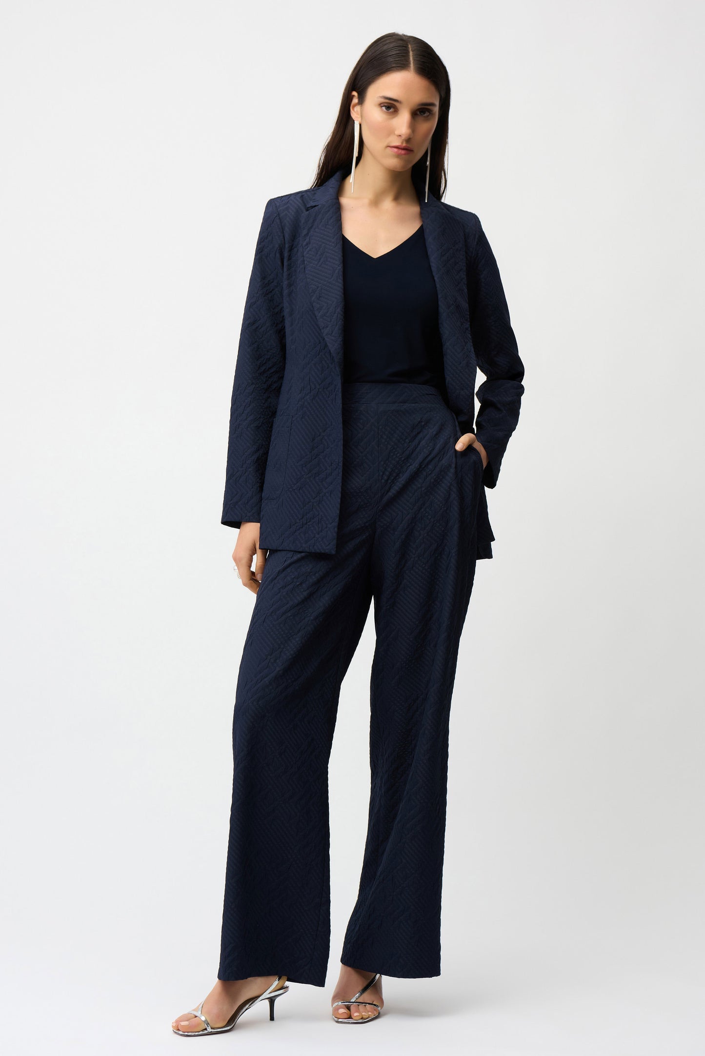 Pantalone a gamba larga con texture geometrica jacquard