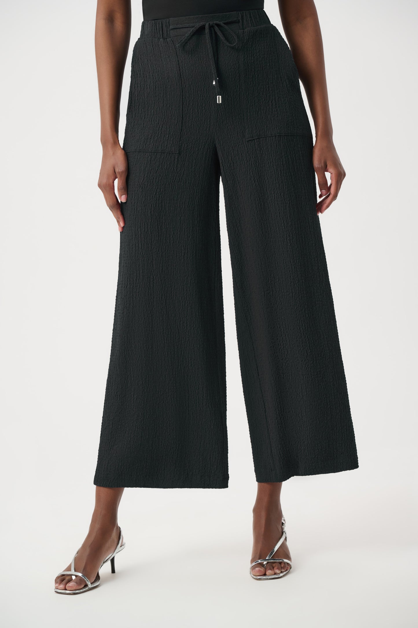Pantaloni Crop a Gamba Larga in Tessuto Strutturato
