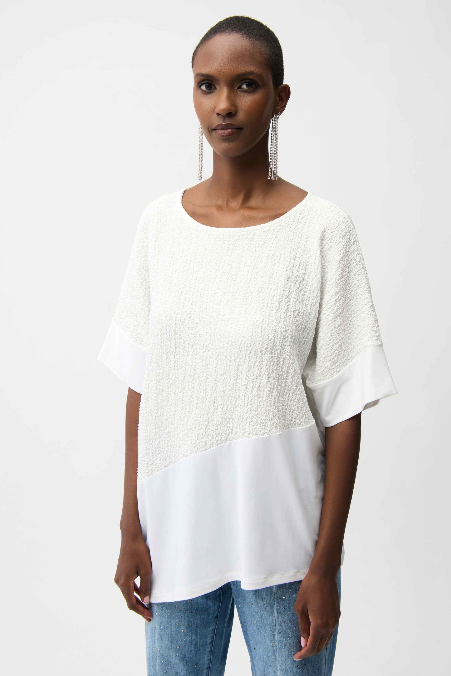 Camicia asimmetrica in seersucker e maglia effetto seta - Bianca o Nera