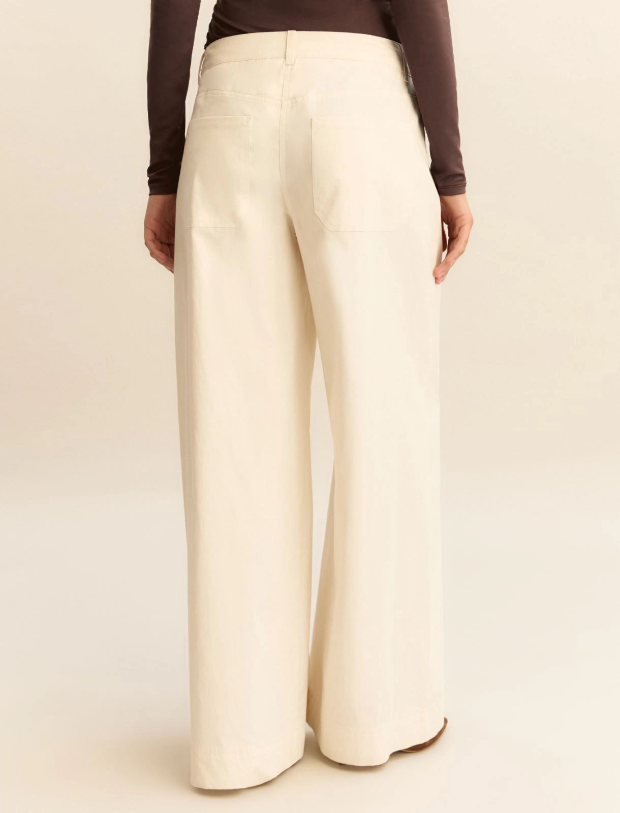 Wide 5-pocket trousers in stretch satin - White, Beige
