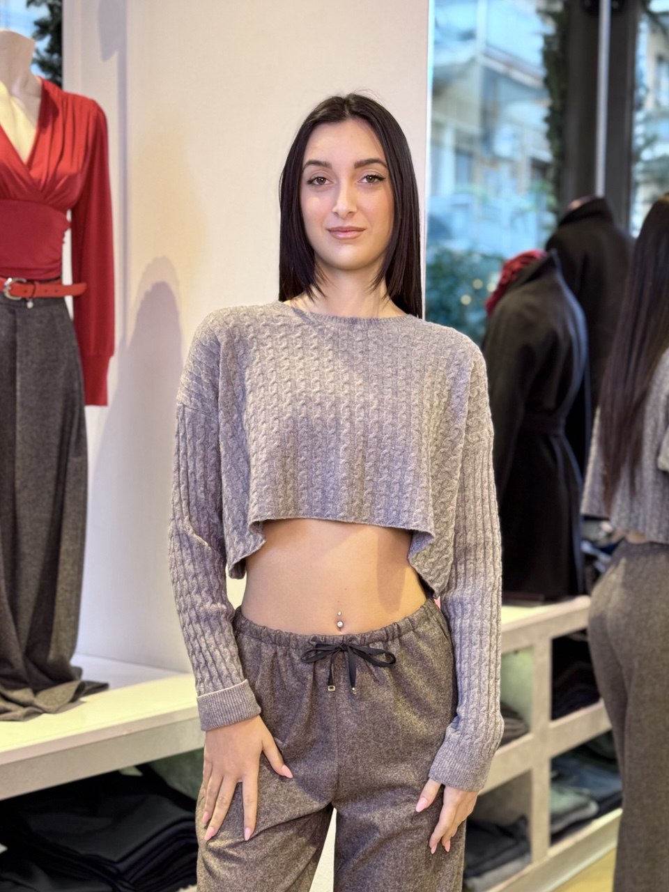 Maglia Super Crop a Treccine – Stile Urban & Chic